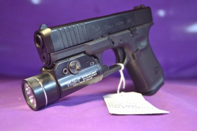 Glock 19 gen5 LIKE NEW AS-NEW 9mm  